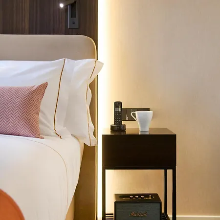 Hotel Moon & Sun