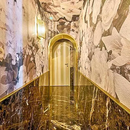 Hotel Moon & Sun 4*